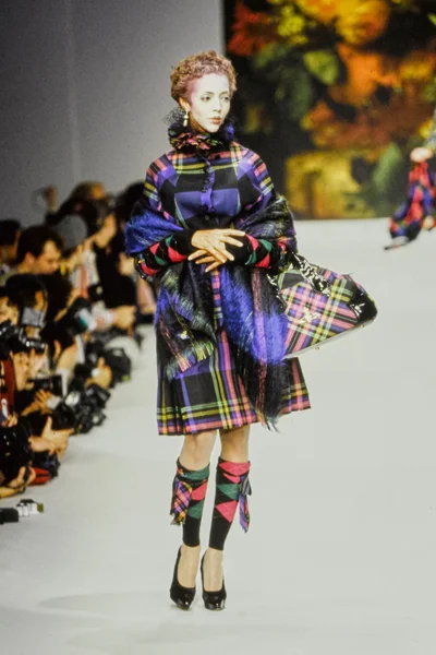 Look 75